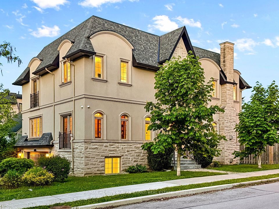 221 Elmwood