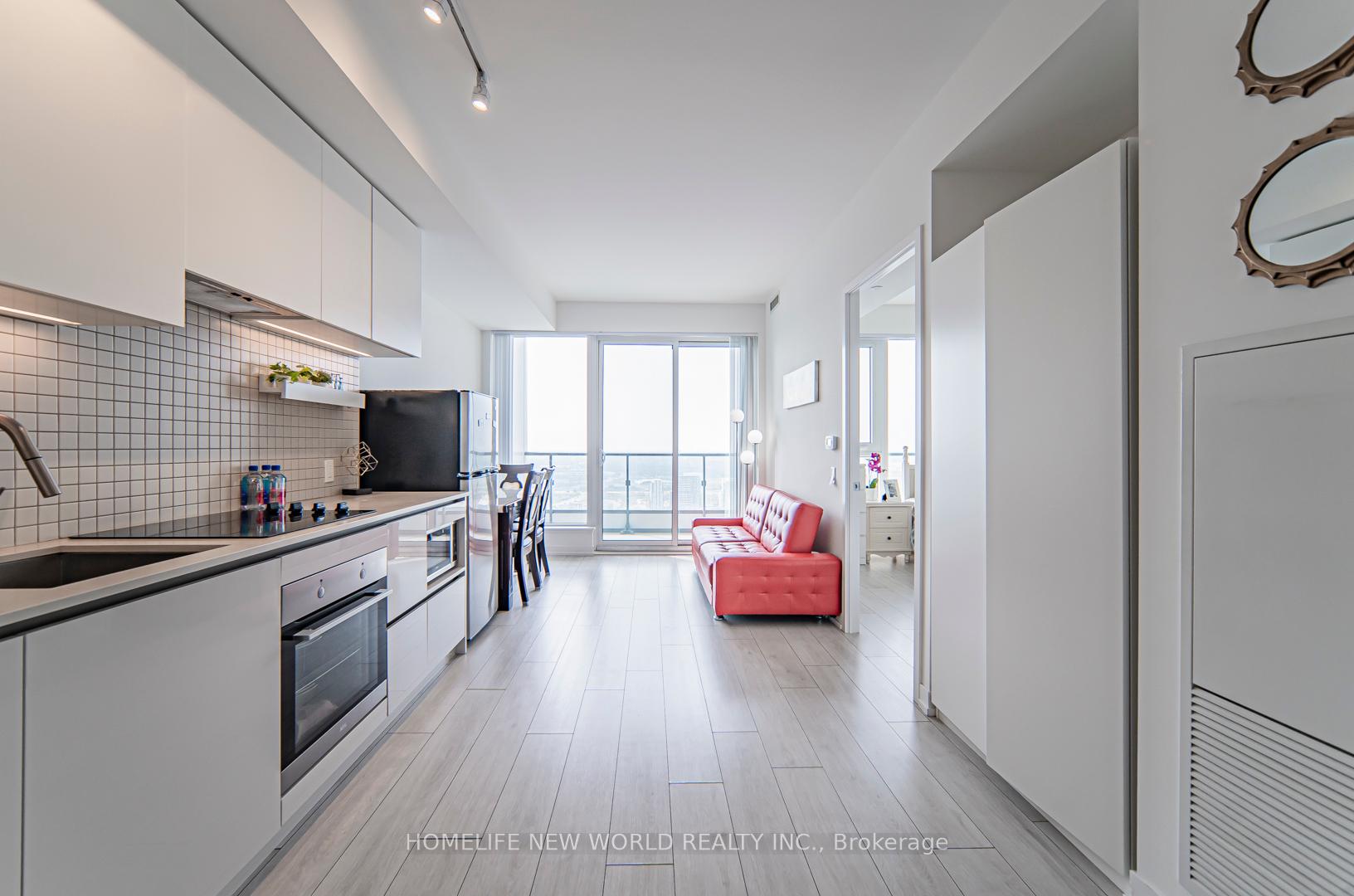 2 Bedrooms Condo at 5 Buttermill,  Vaughan For sale
