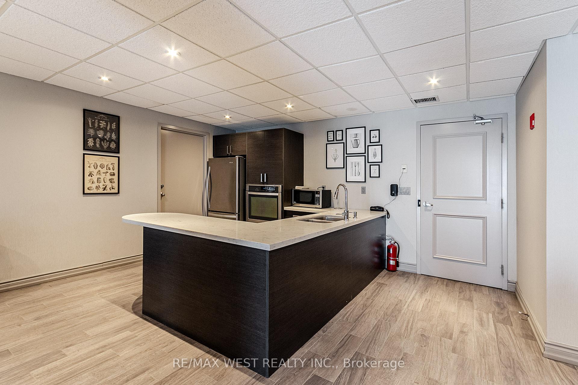 2 Bedrooms Condo at 330 Adelaide, Toronto For sale