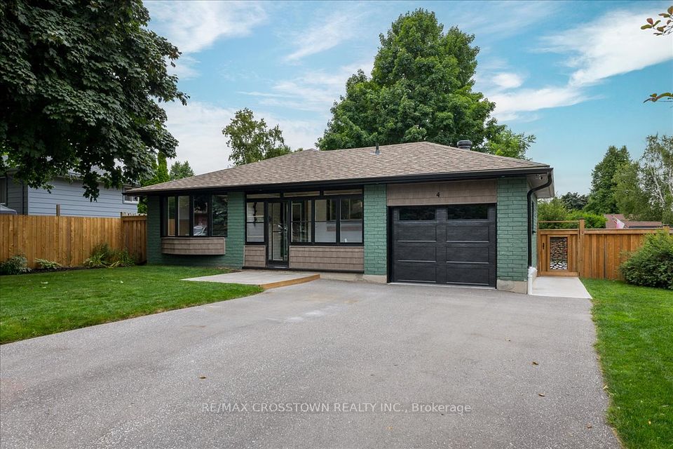 4 Highcroft Road, Barrie, ON L4N 2X4