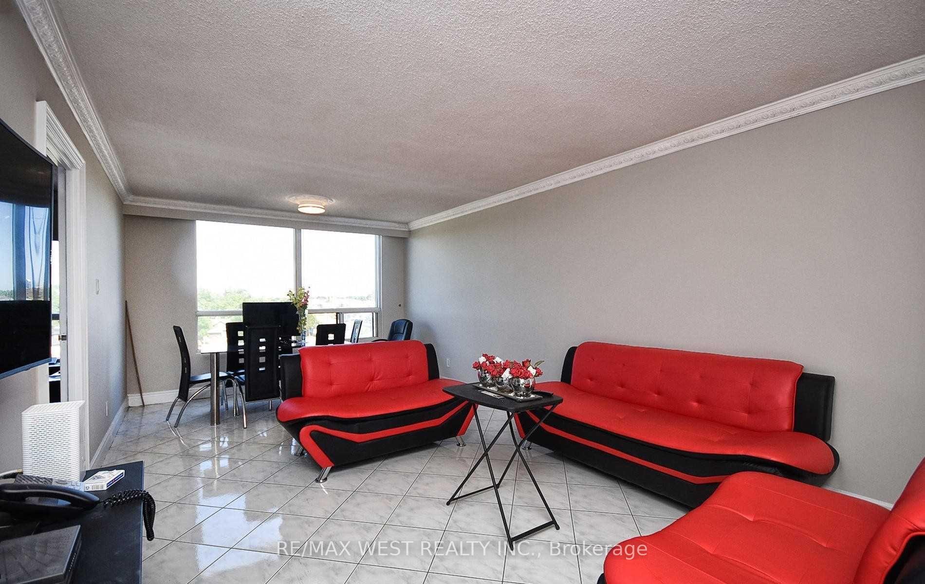 4 Bedrooms Condo at 1 Reidmount, Toronto For sale