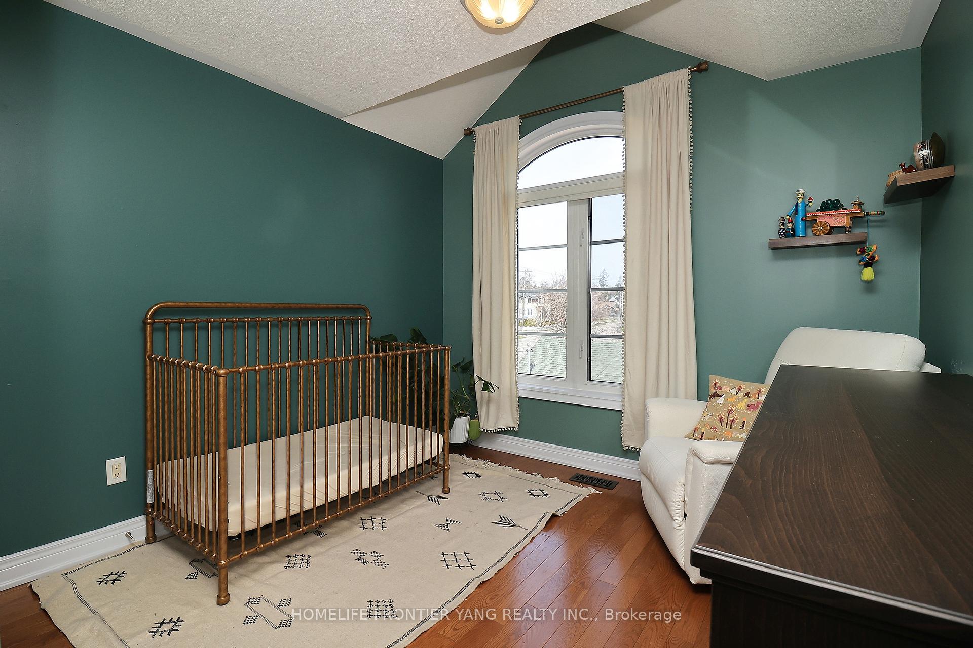 3 Bedrooms Condo at 581 Scarlett, Toronto For sale