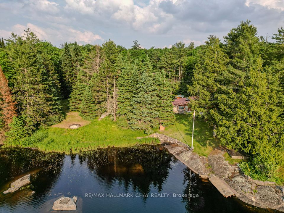 1070 Chaikof Road, Bracebridge, ON P1P 1R3