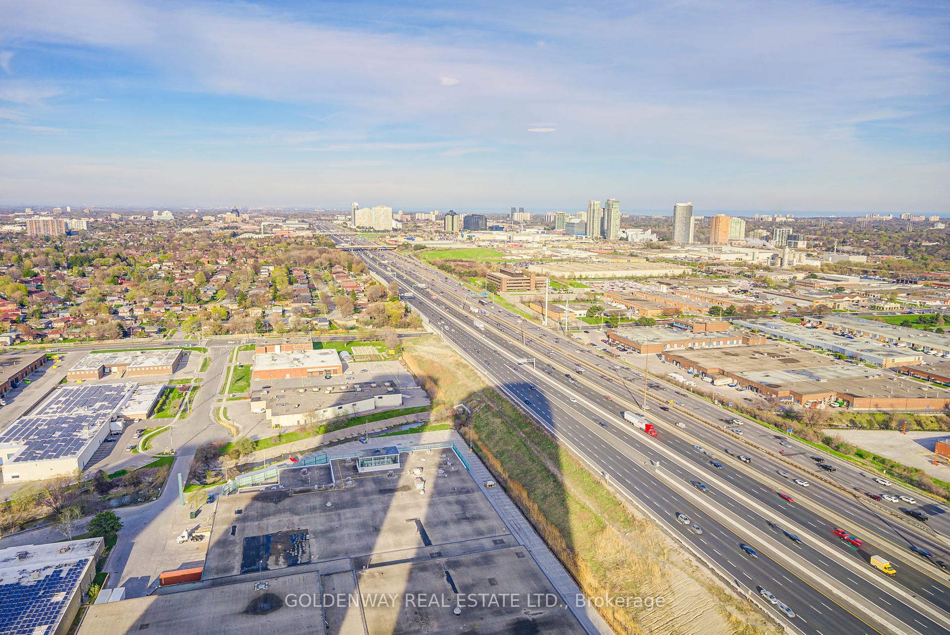 1 Bedroom Condo at 125 Village Green,  Toronto For sale