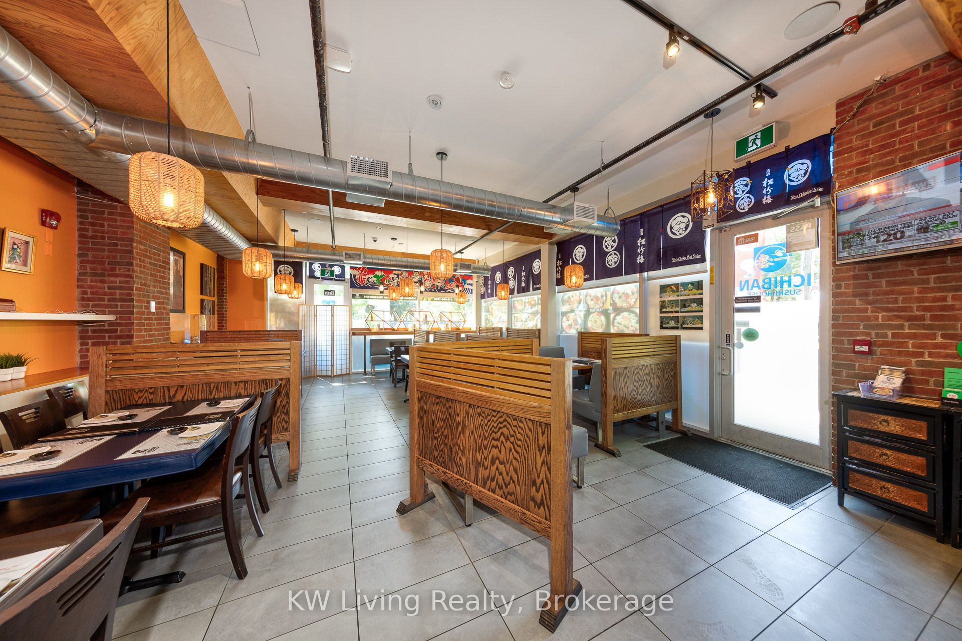 1864 Queen Street E