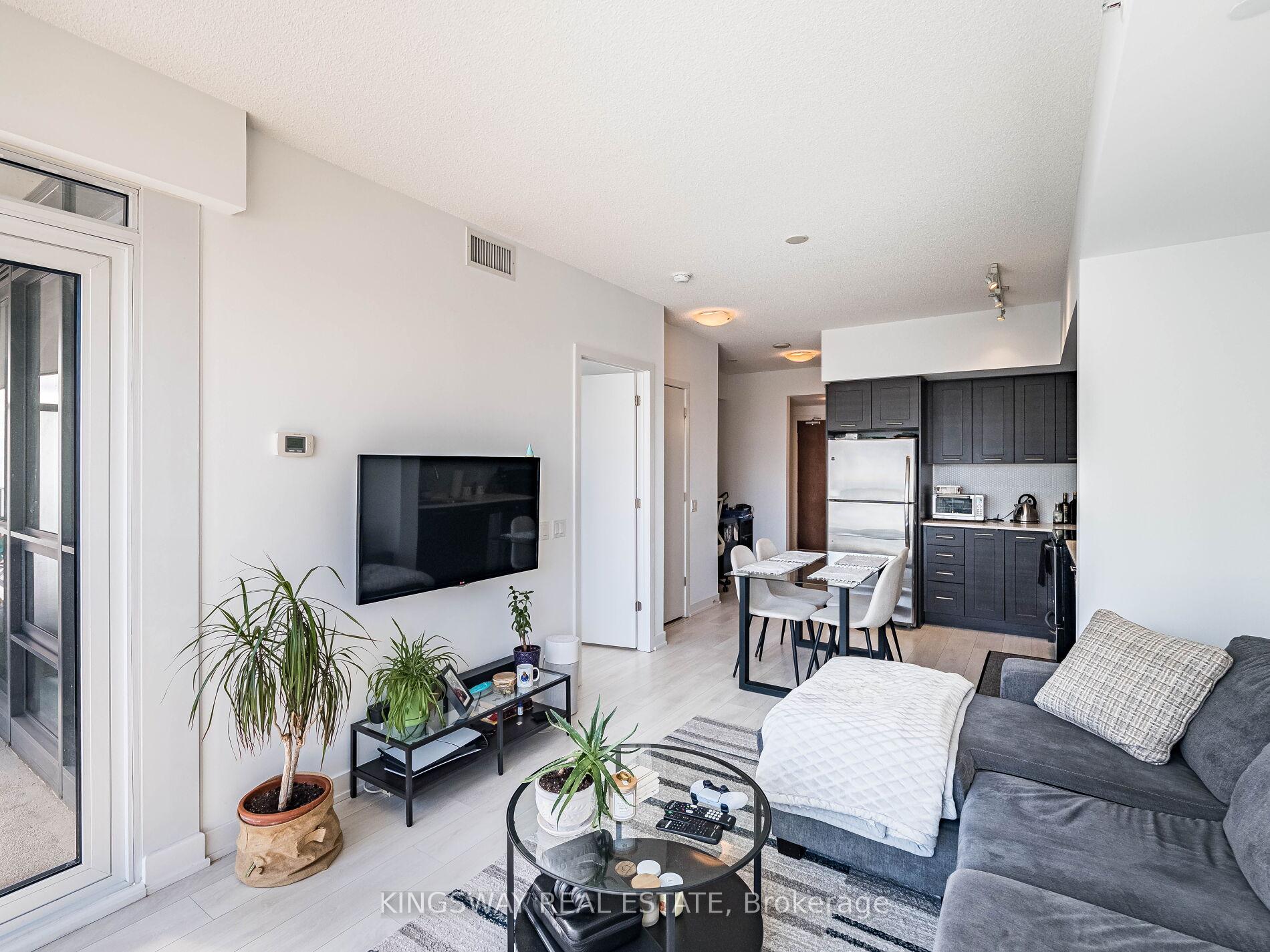 2 Bedrooms Condo at 2200 Lakeshore,  Toronto For sale