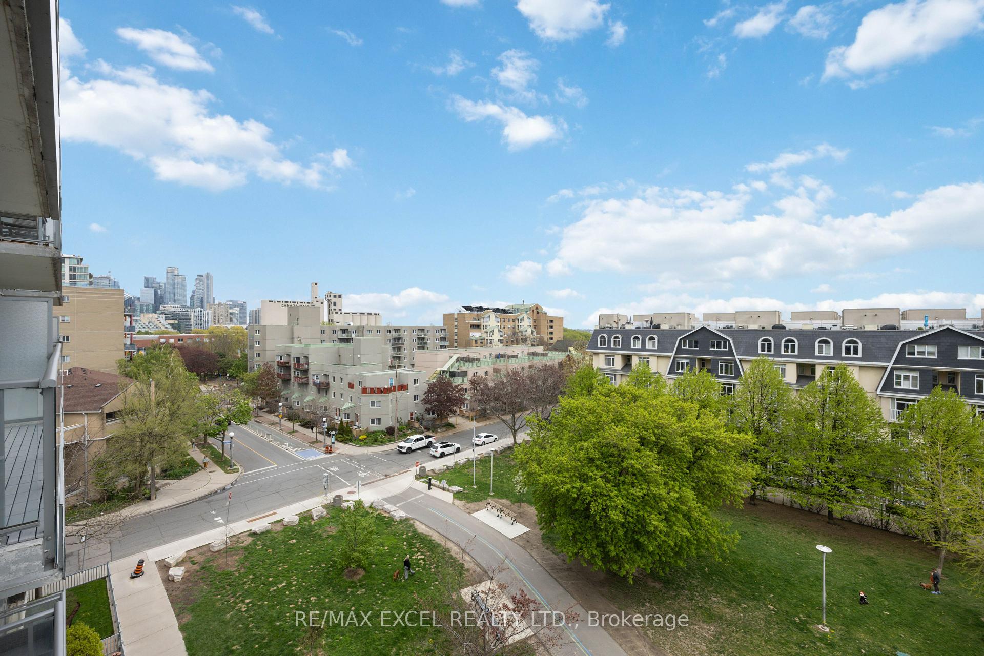 2 Bedrooms Condo at 90 Stadium, Toronto For sale