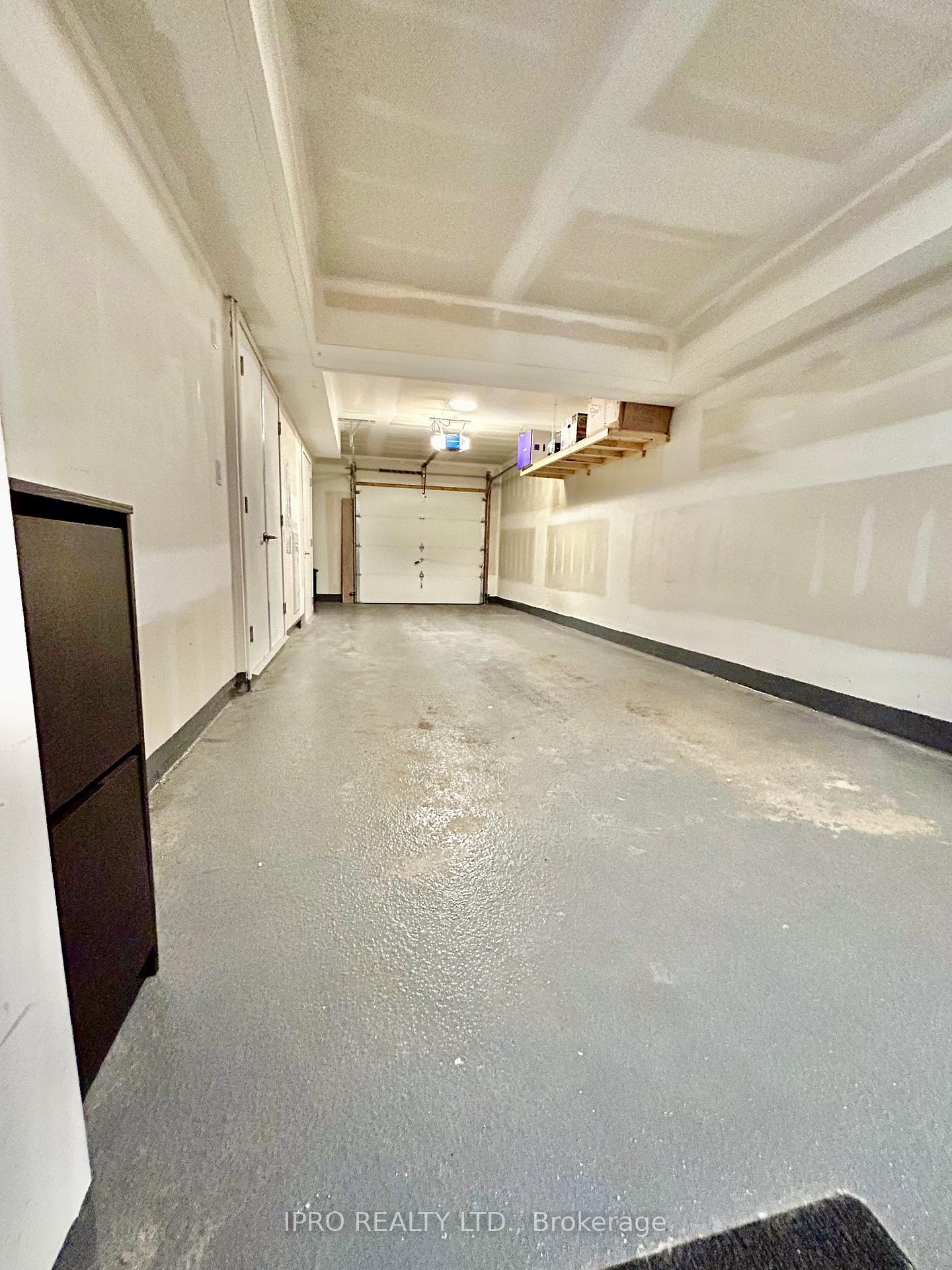 3 Bedrooms Condo at 1095 Cooke, Burlington For sale