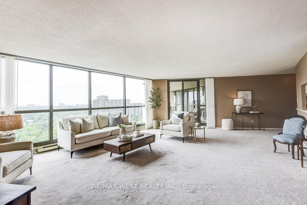 3 Bedrooms Condo at 2000 Islington, Toronto For sale