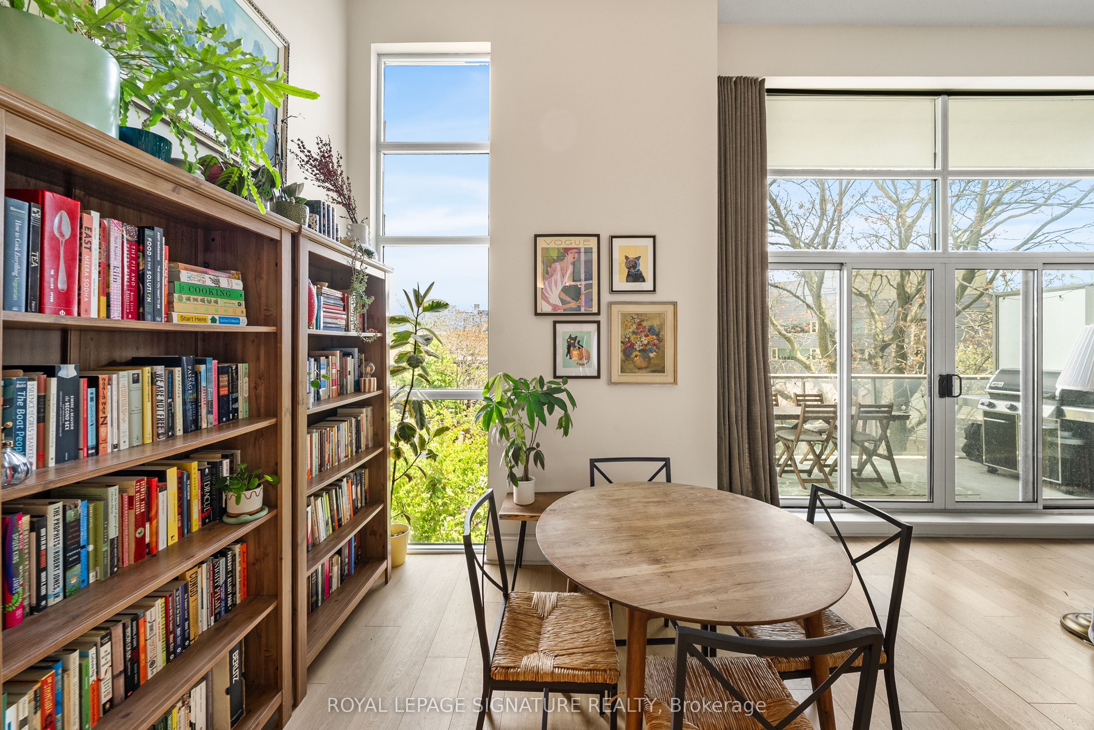 437 Roncesvalles Avenue, #423
