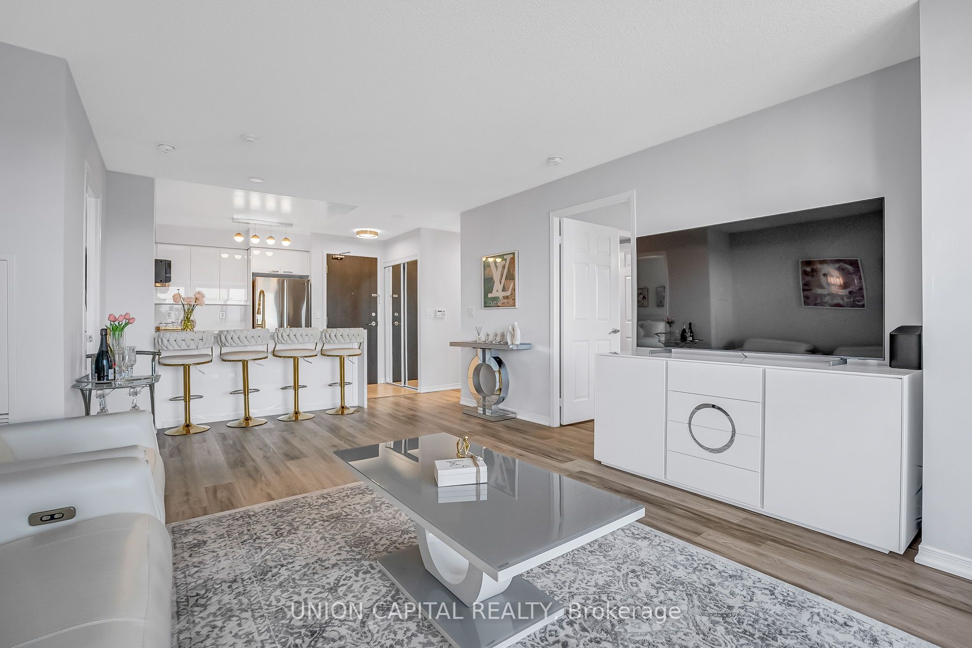 75 King William Crescent, #1010
