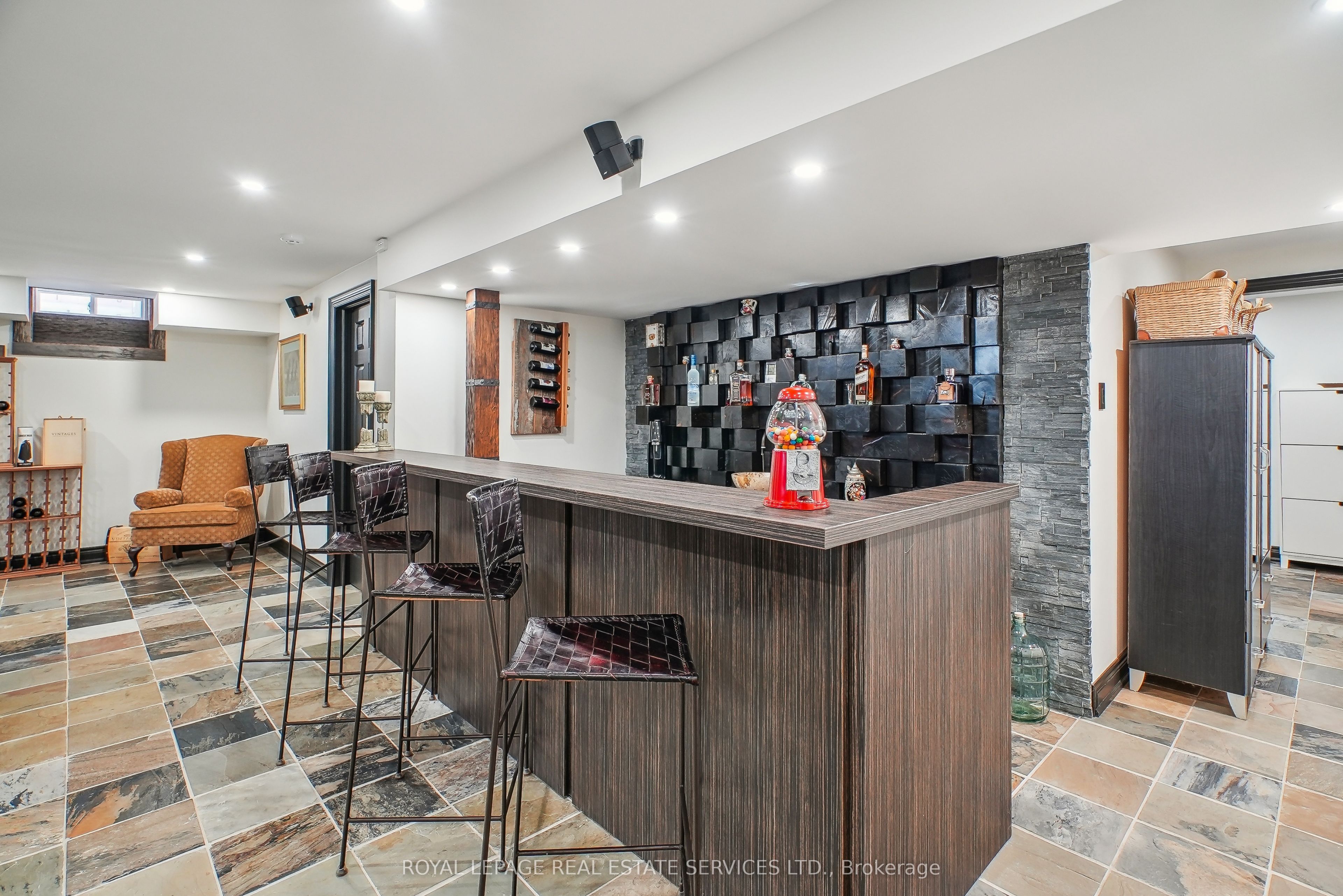 16 Arborglen Drive