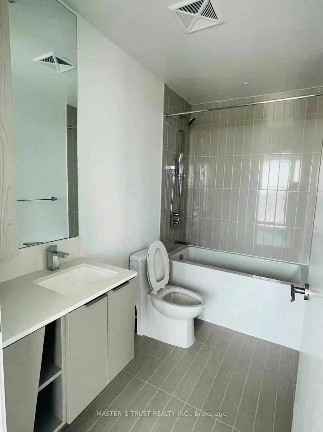 3 Bedrooms Condo at 3900 Confederation, Mississauga For sale