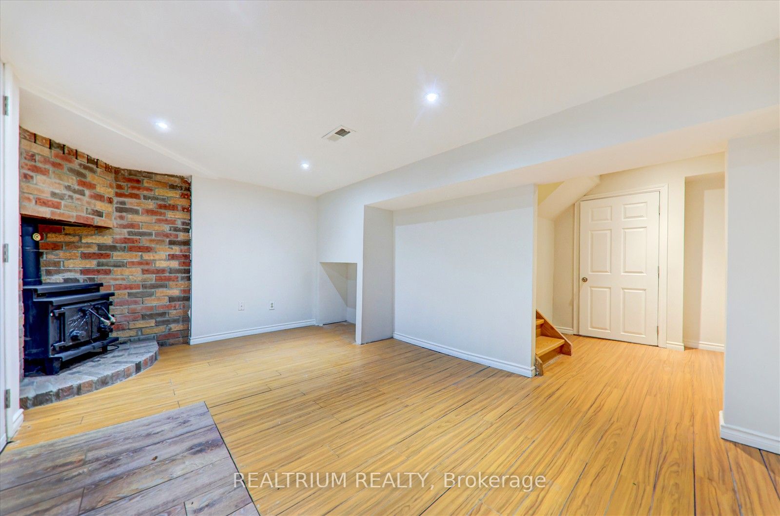4 Radford Drive