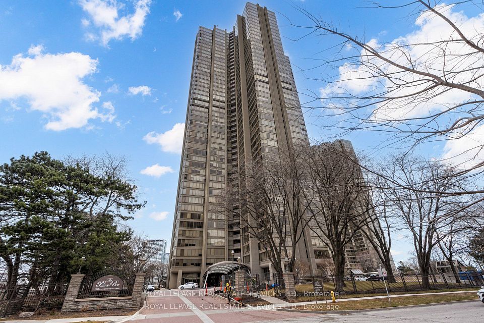 2045 Lake Shore