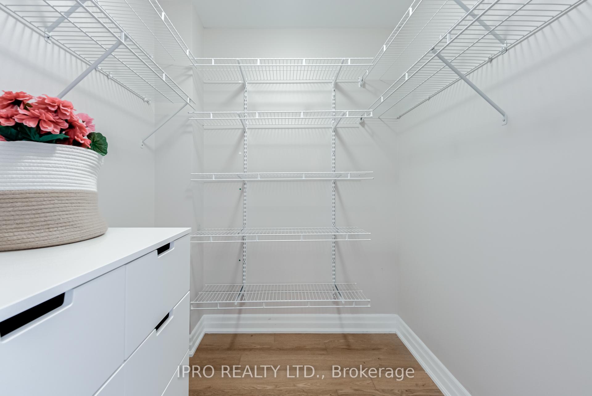 5 Bedrooms Condo at 15 Sousa Mendes, Toronto For sale