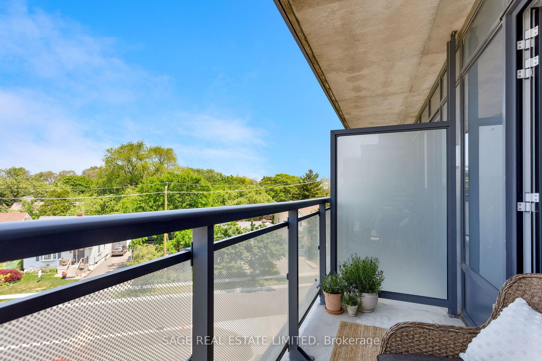 2 Bedrooms Condo at 760 The Queensway, Toronto For sale