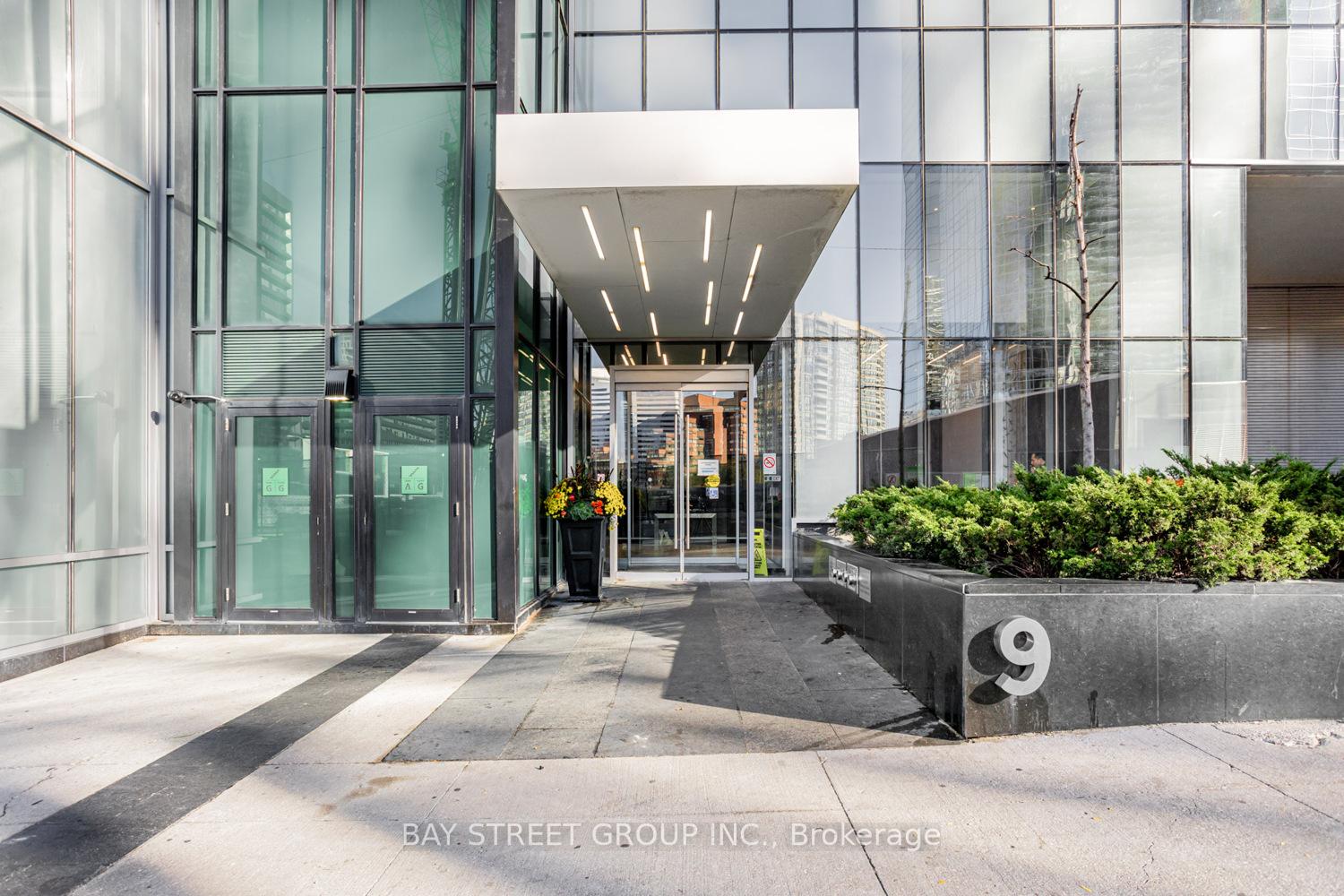 3 Bedrooms Condo at 9 Bogert, Toronto For sale