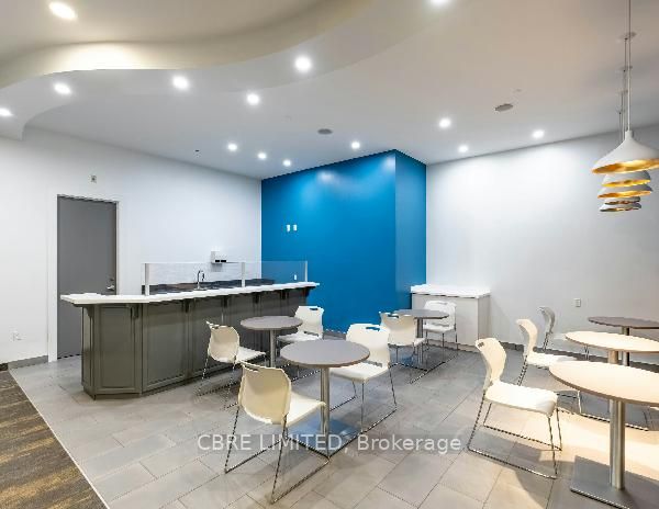 5575 North Service Road, #500-501