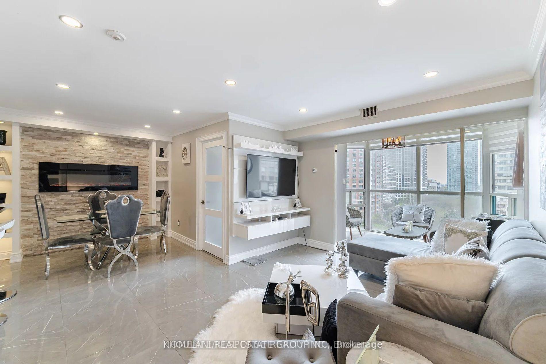 3 Bedrooms Condo at 265 ENFIELD, Mississauga For sale