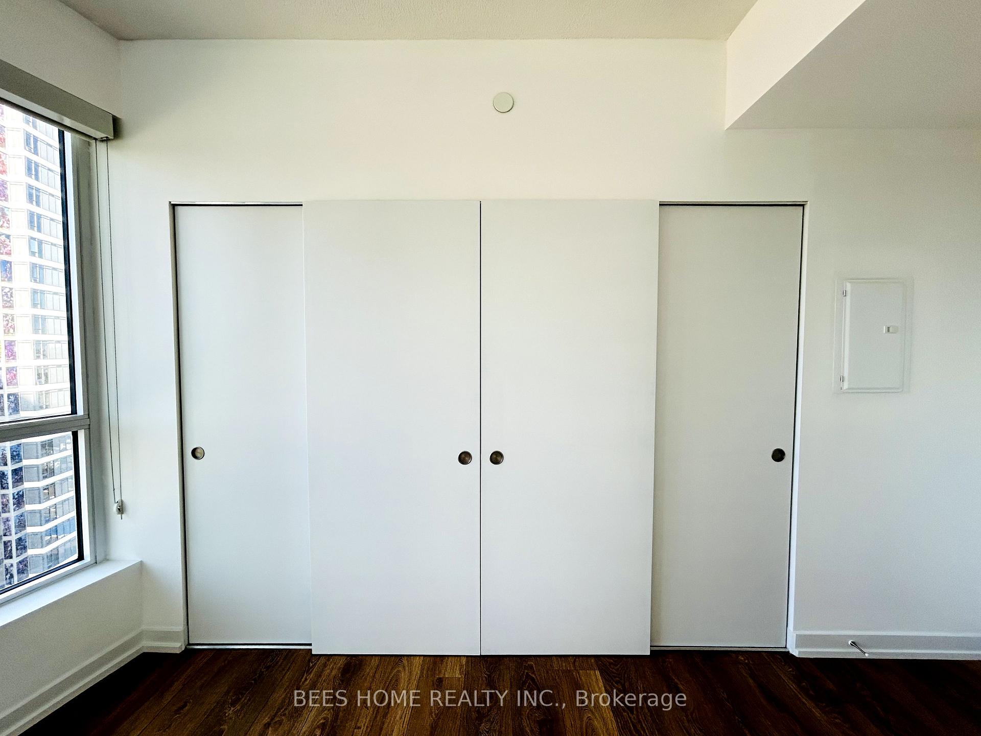 2 Bedrooms Condo at 115 McMahon, Toronto For sale