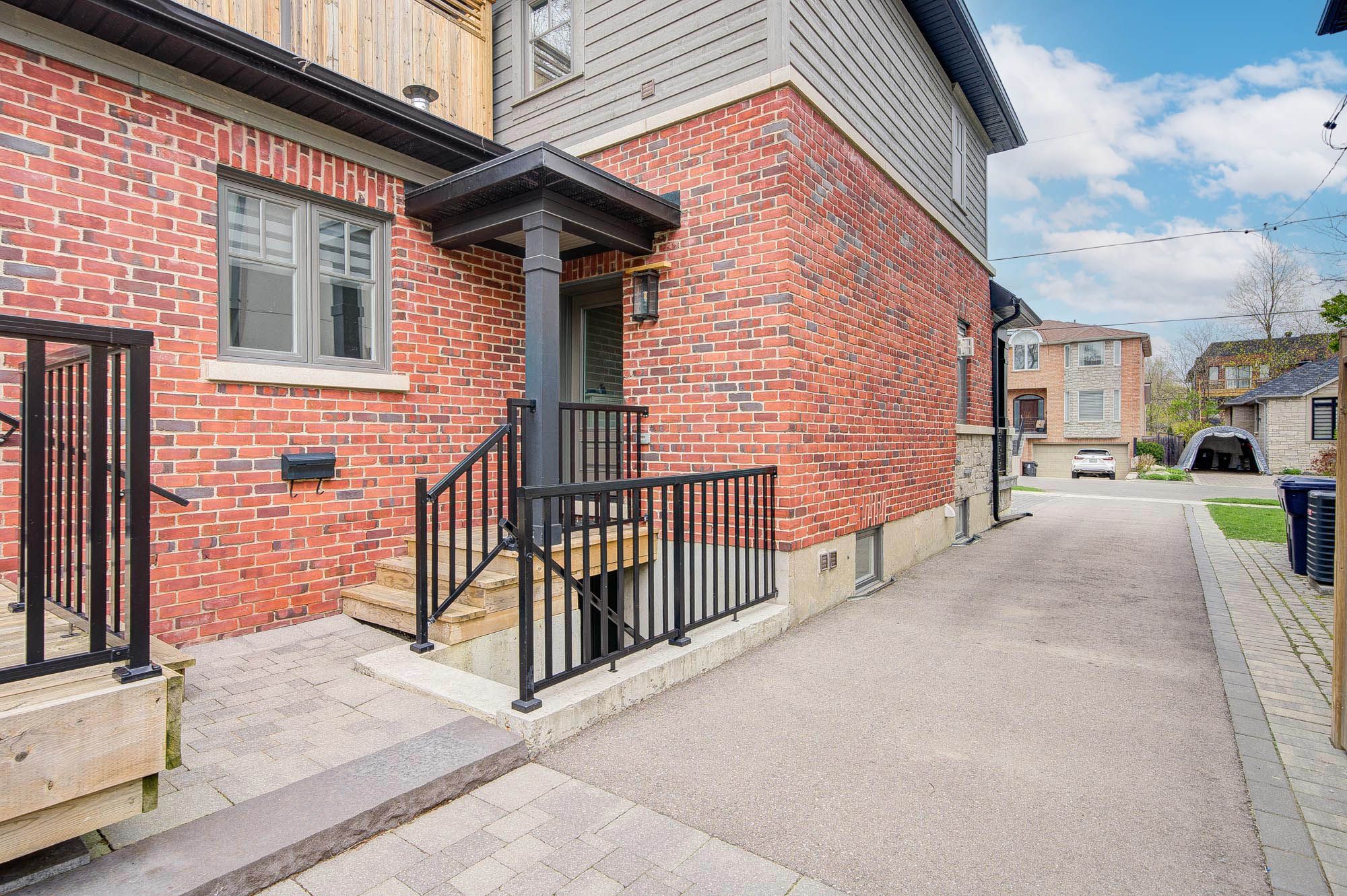 125 Dell Park Avenue Bsmt