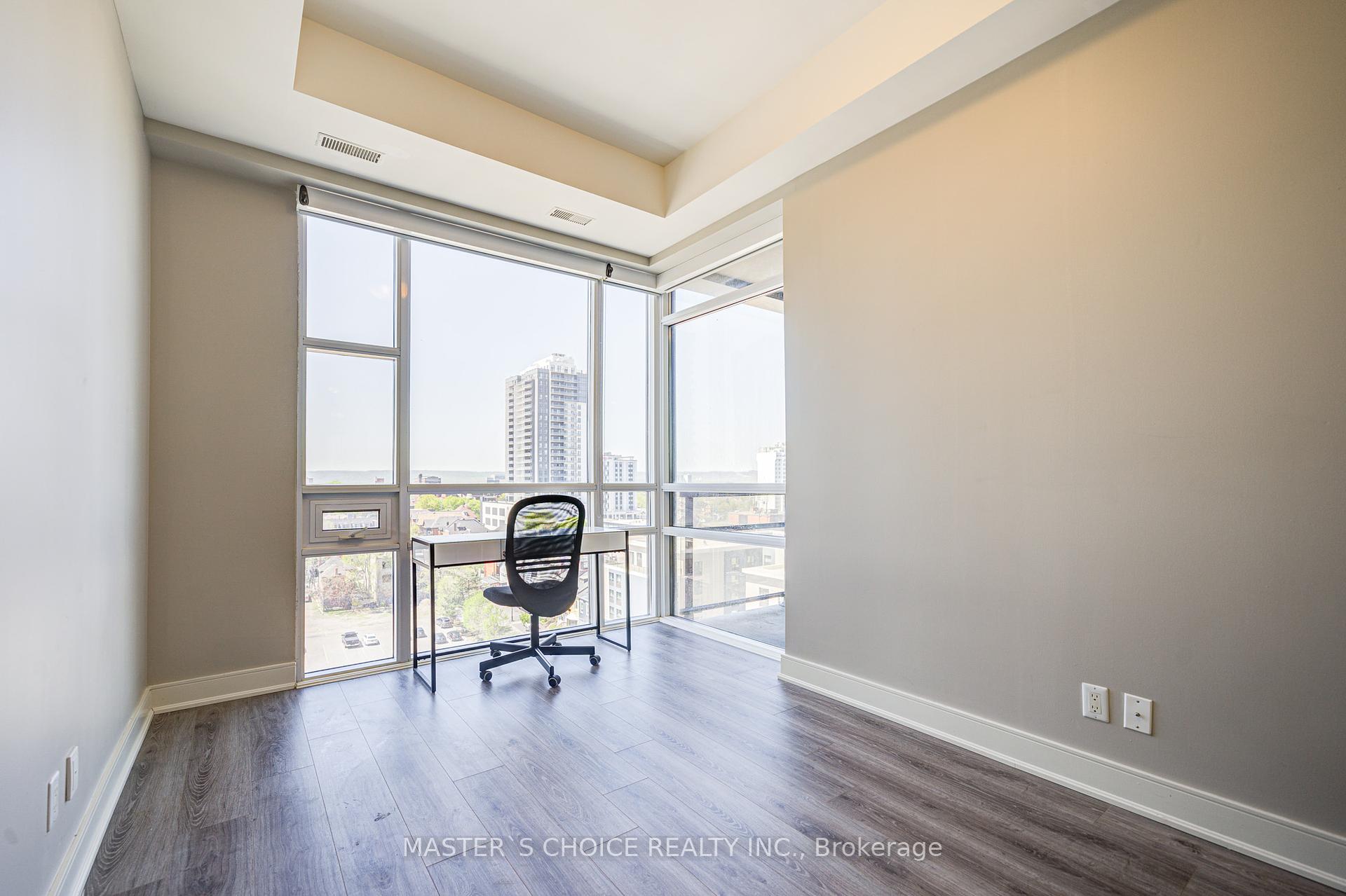 2 Bedrooms Condo at 150 Main, Hamilton For sale