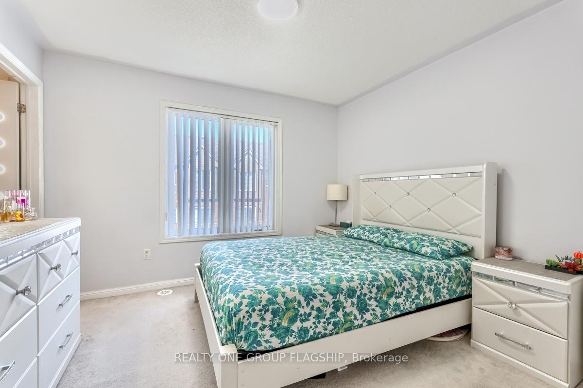 3 Bedrooms Condo at 3185 Boxford,  Mississauga For sale
