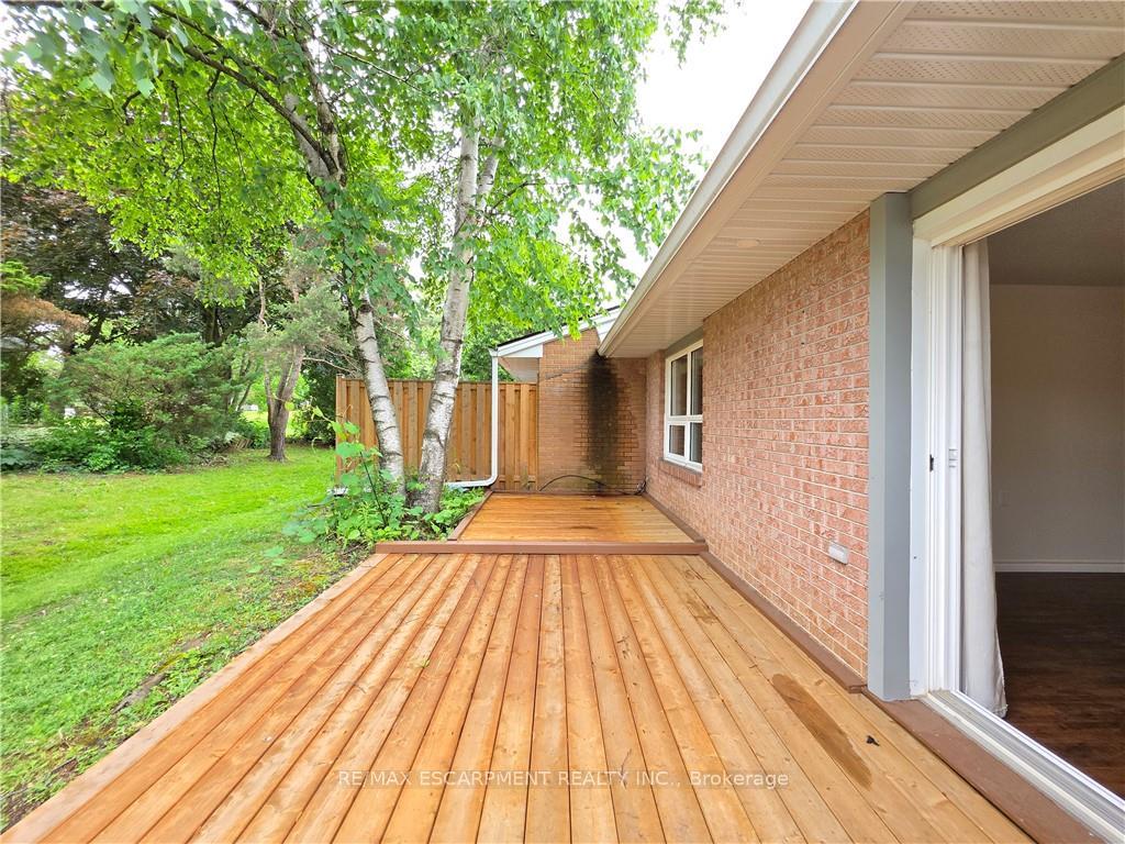 2 Bedrooms Condo at 1 Szollosy, Hamilton For sale