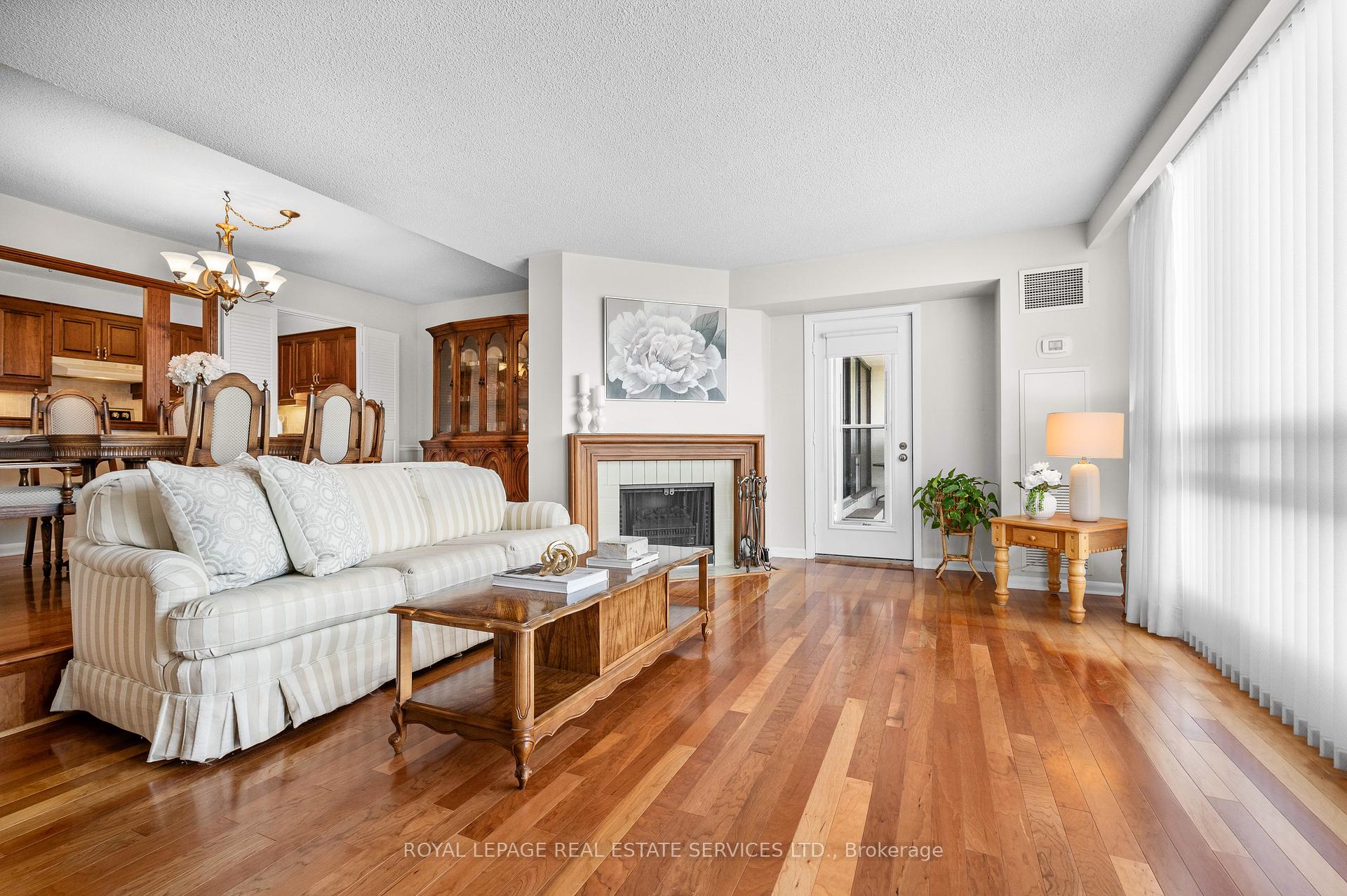 2 Bedrooms Condo at 2185 Marine,  Oakville For sale
