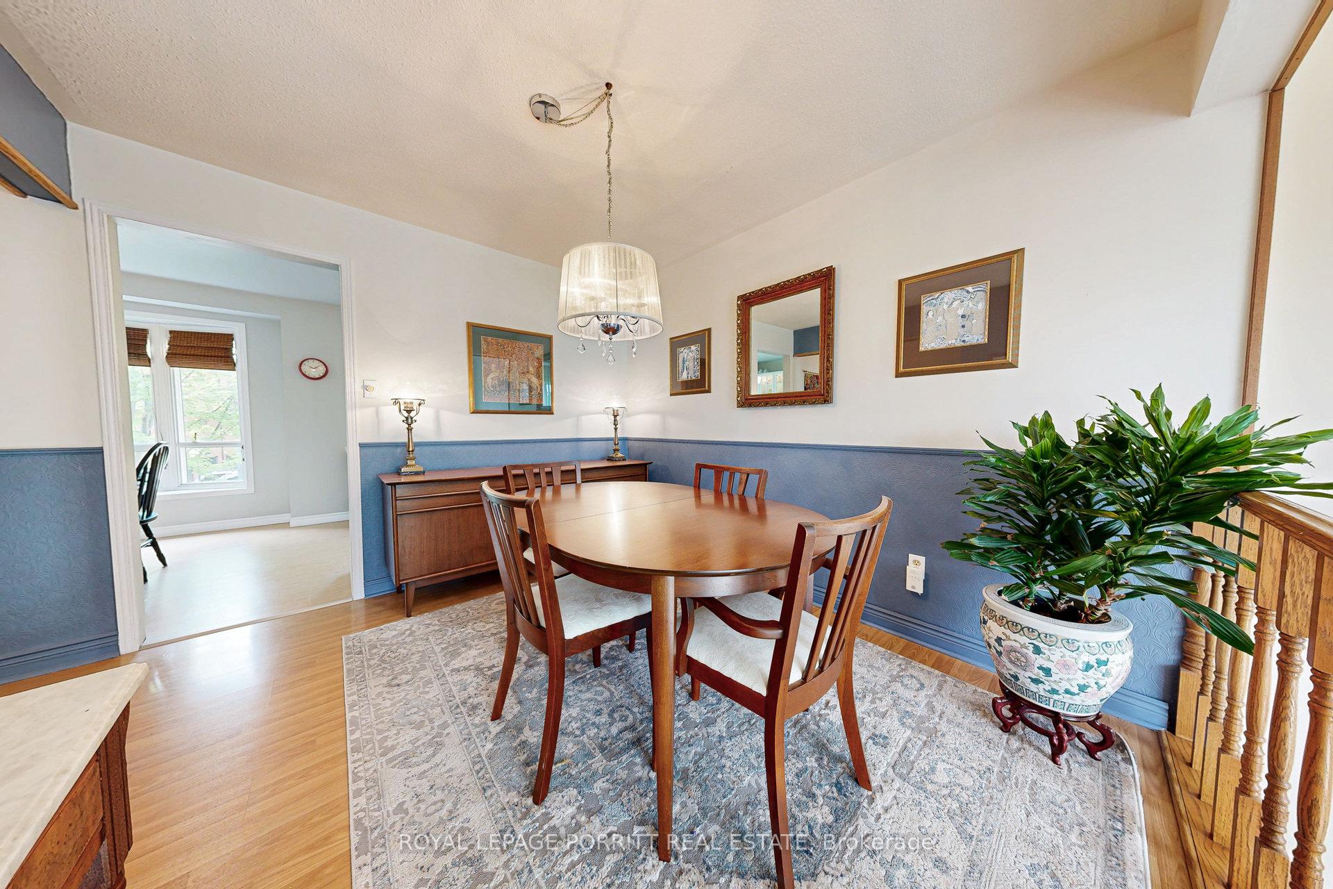 3 Bedrooms Condo at 3395 Cliff, Mississauga For sale