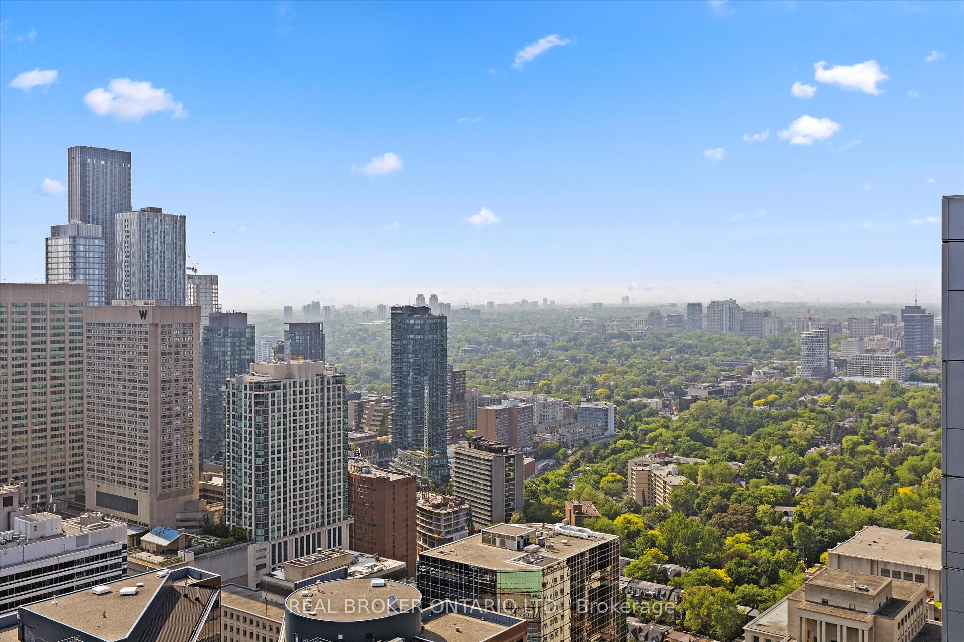 1 Bedroom Condo at 110 Charles, Toronto For sale