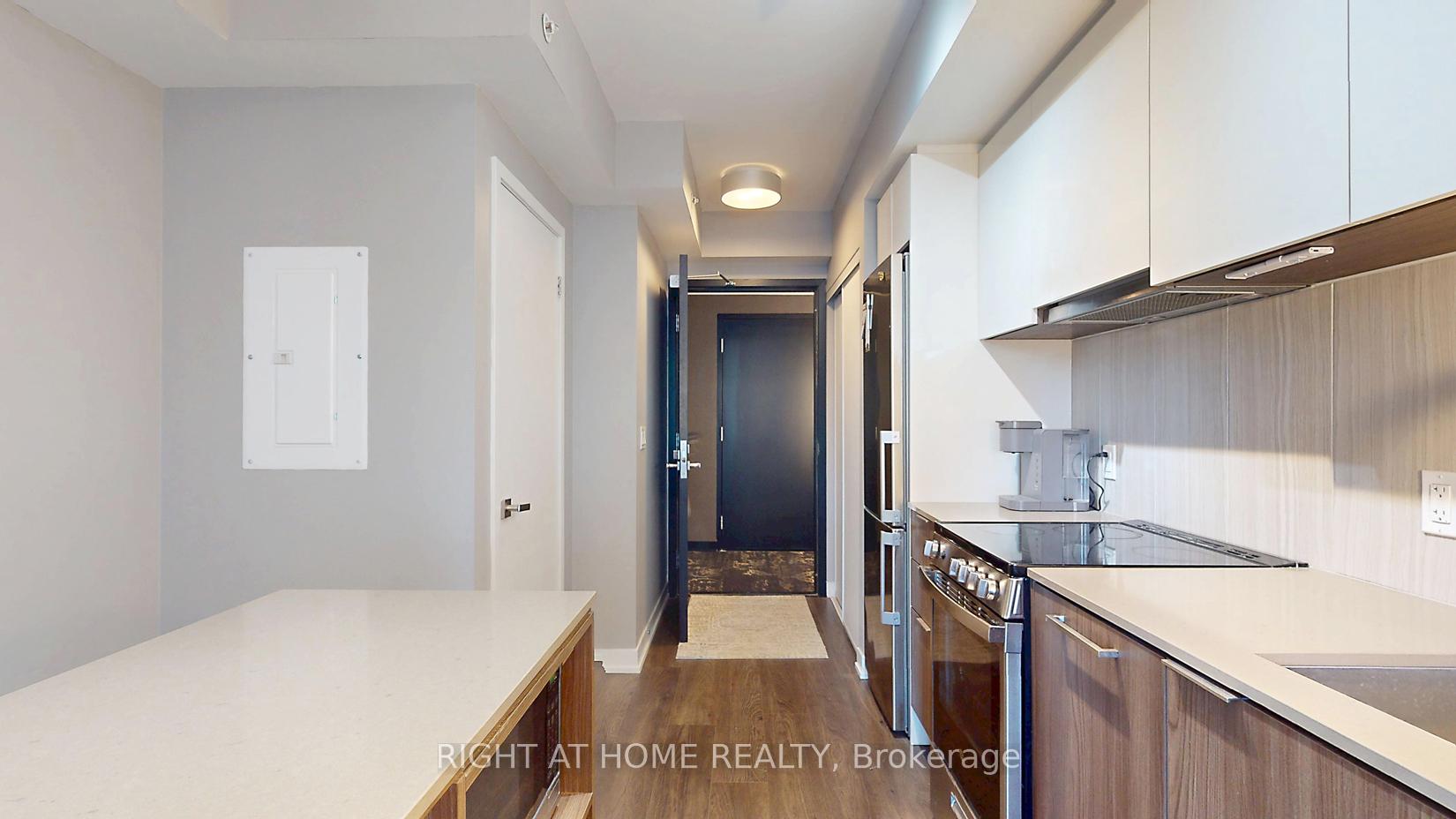 1 Bedroom Condo at 31 Tippet,  Toronto For sale