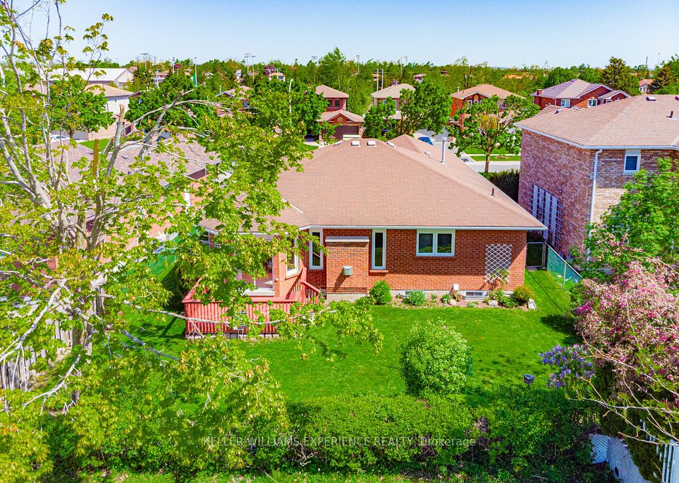 85 Arthur Avenue, Barrie, ON L4M 6H6