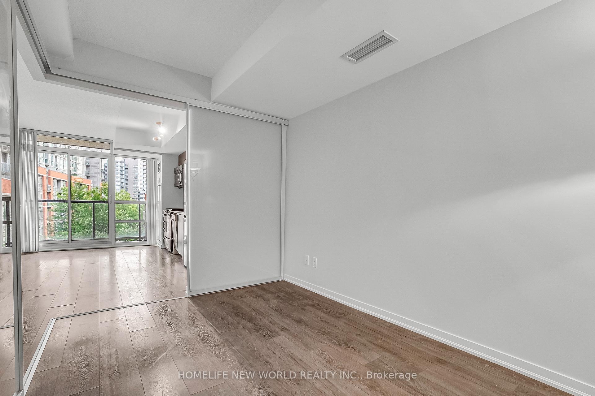 2 Bedrooms Condo at 68 Abell, Toronto For sale