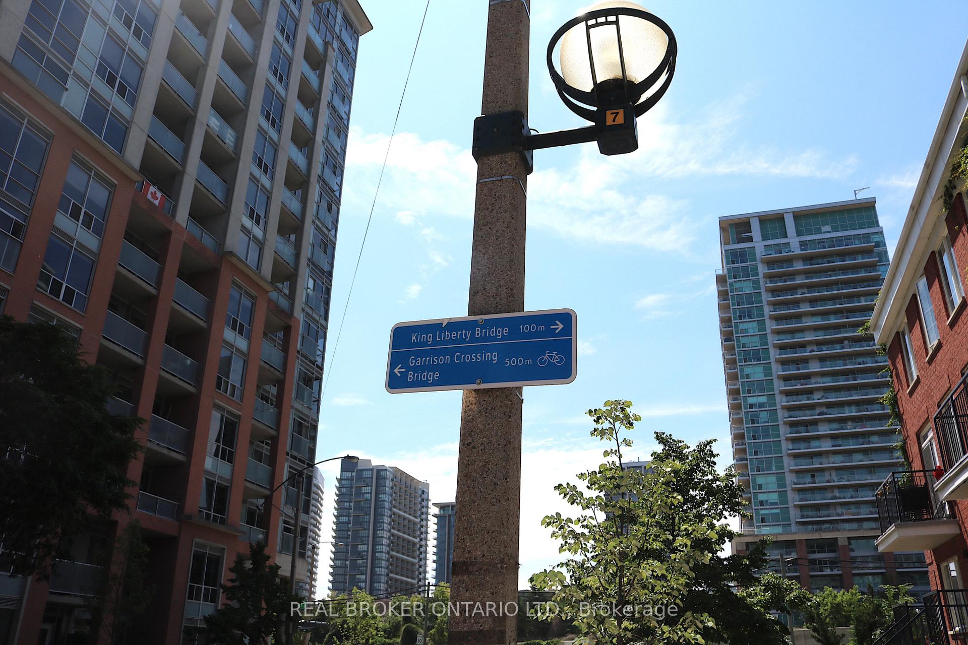 2 Bedrooms Condo at 1005 King, Toronto For sale