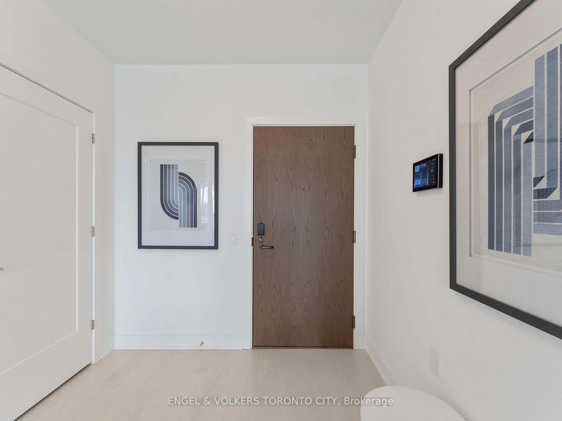 4 Bedrooms Condo at 30 Inn On The Park, Toronto For sale