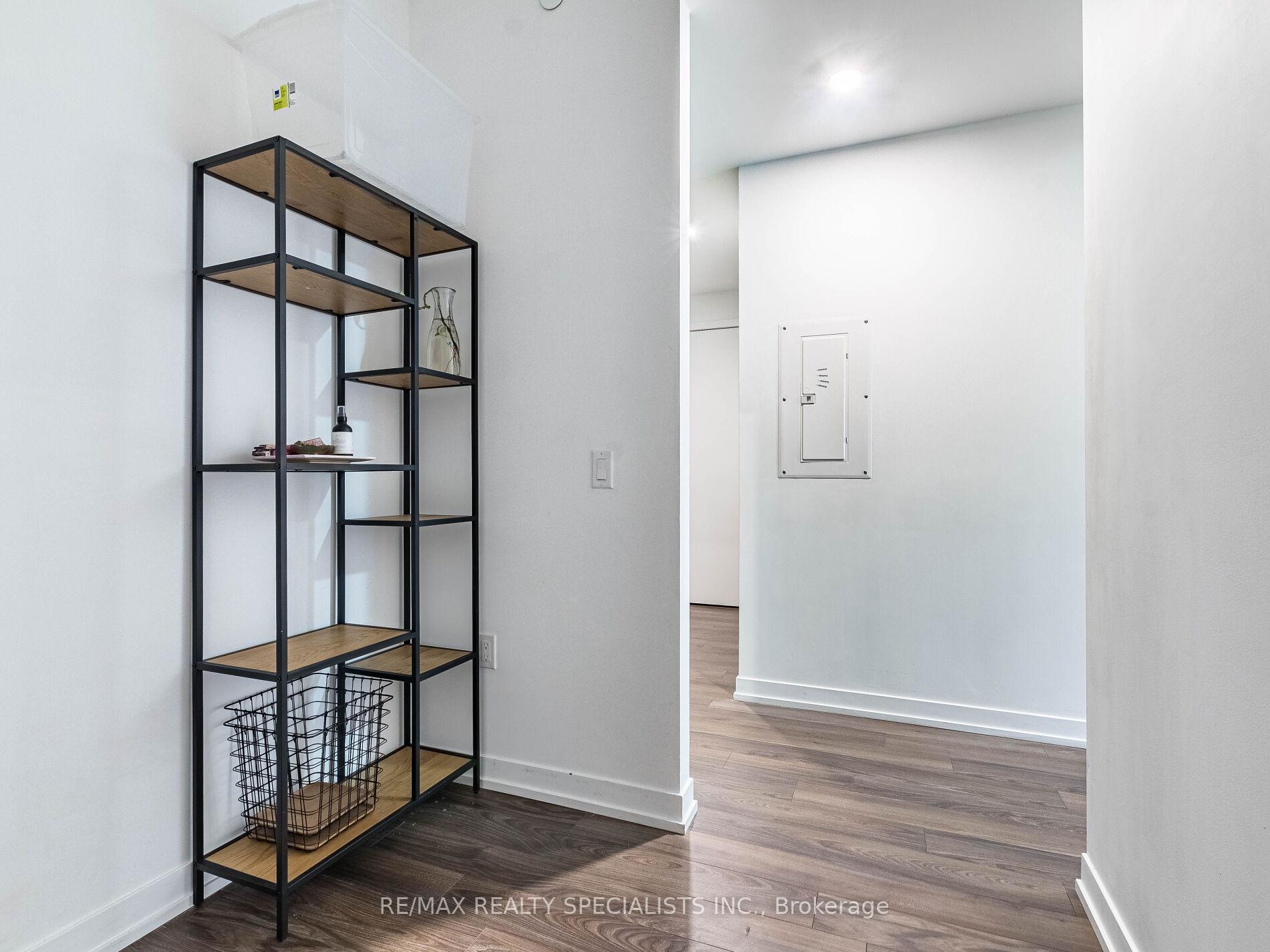 2 Bedrooms Condo at 2560 Eglinton, Mississauga For sale