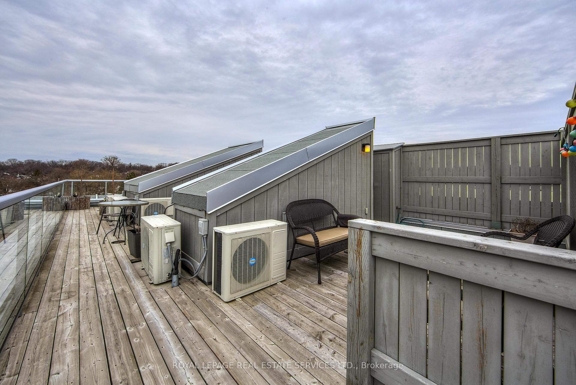 2 Bedrooms Condo at 323 Kingston, Toronto For sale