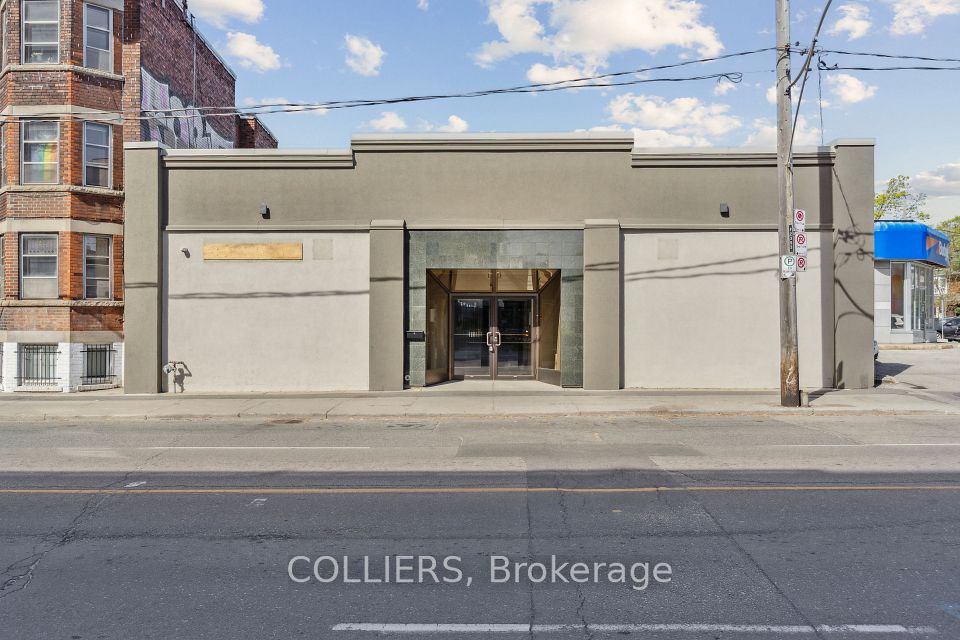 2393 Dundas