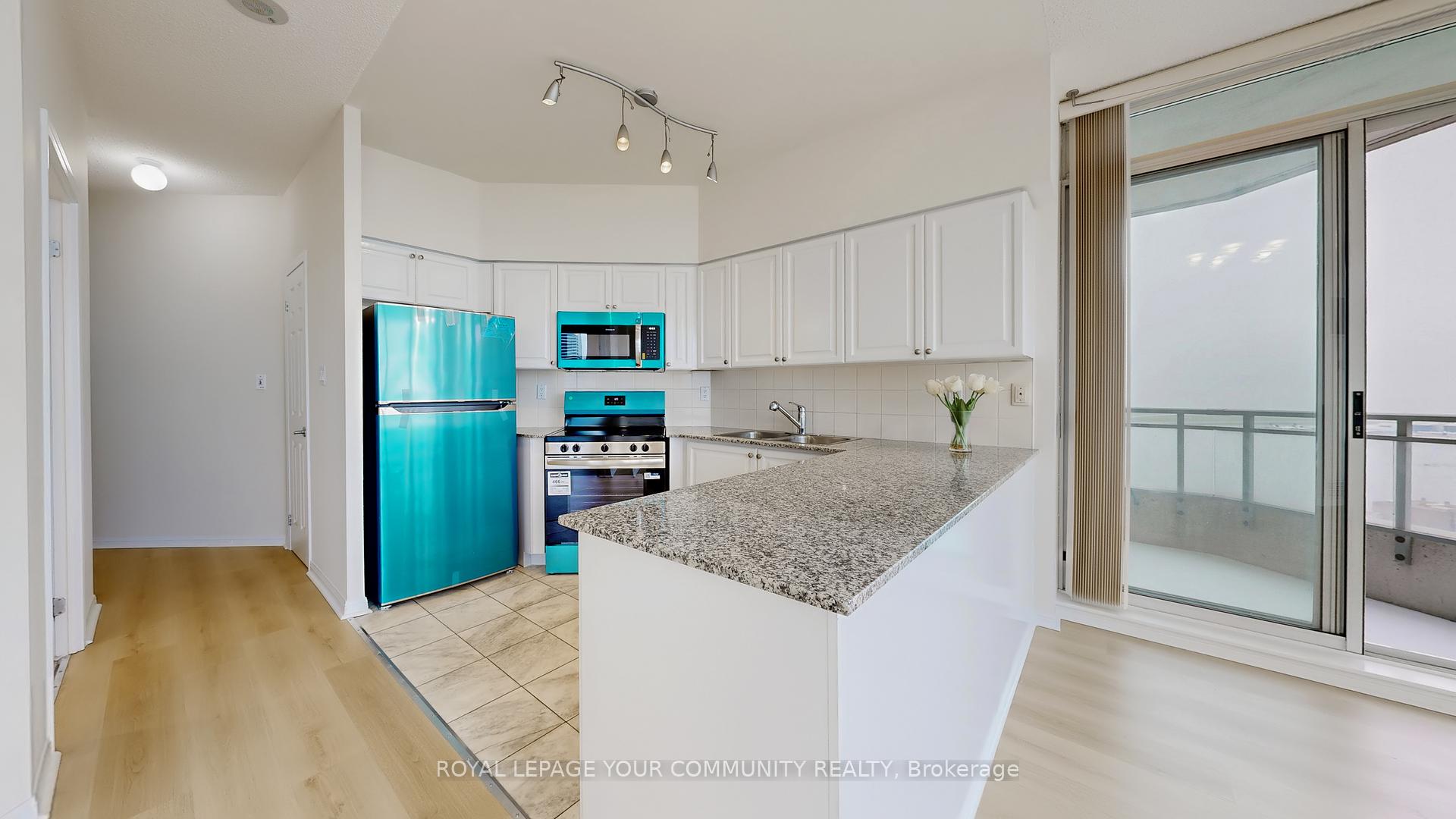 2 Bedrooms Condo at 230 Queens, Toronto For sale