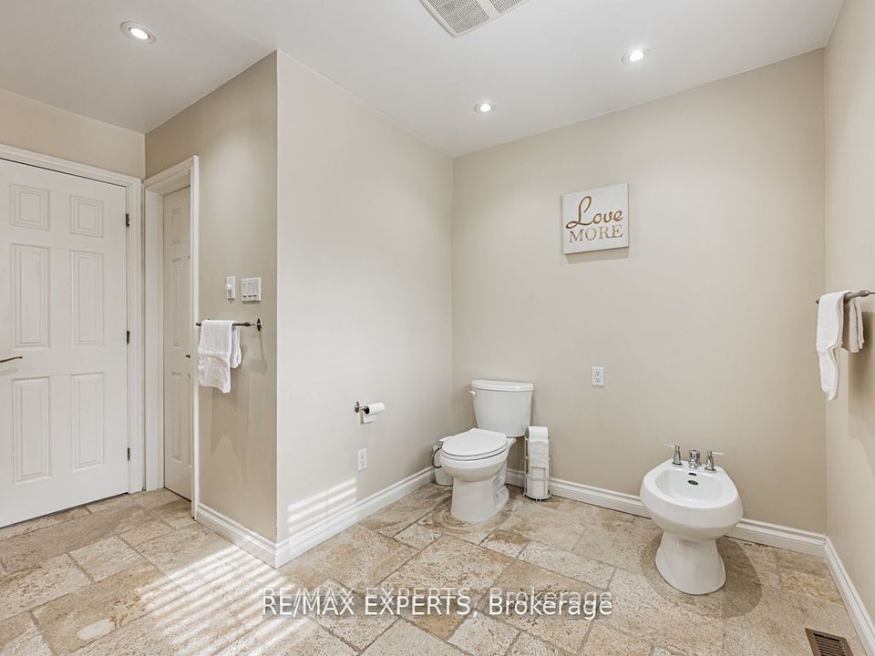 32 Rosebury Lane