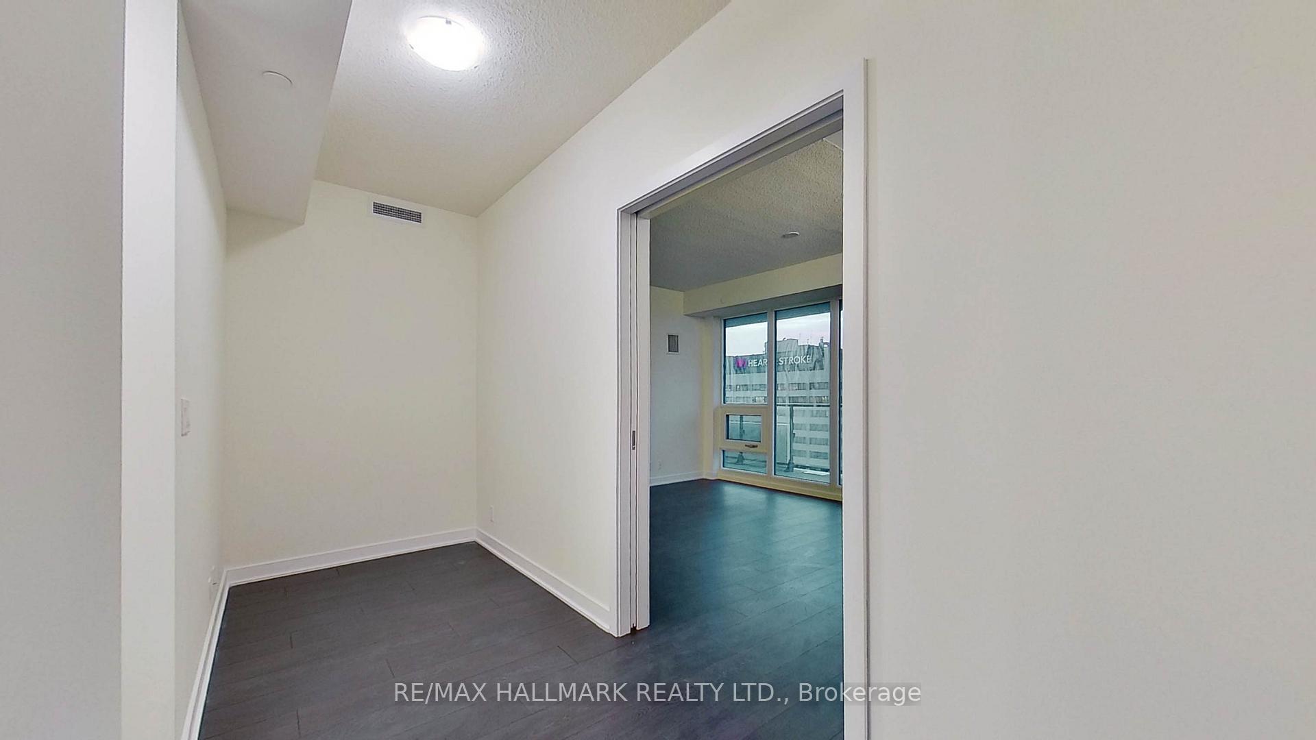 2 Bedrooms Condo at 2221 Yonge,  Toronto For sale