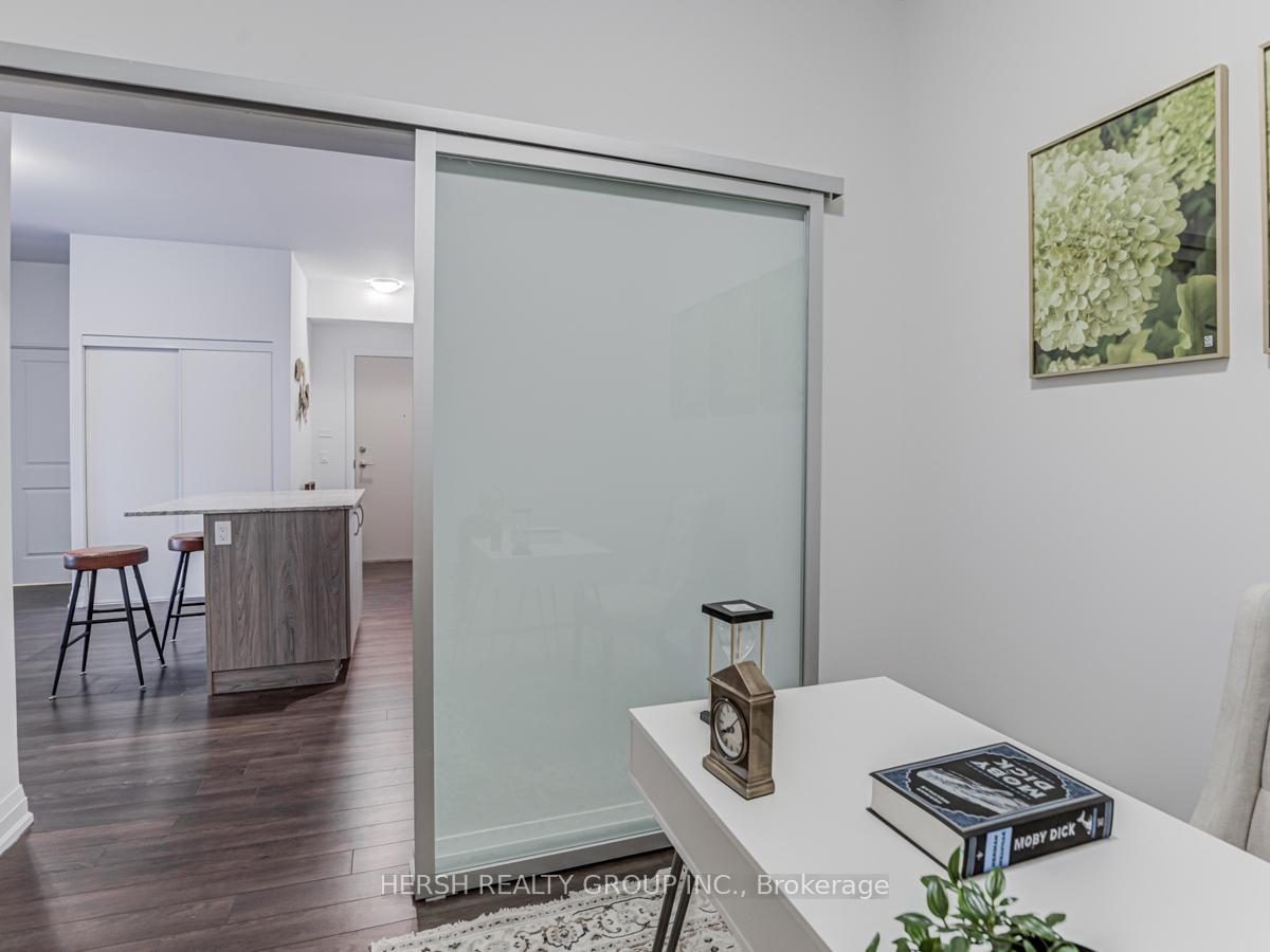 4 Bedrooms Condo at 10 Meadowglen,  Toronto For sale