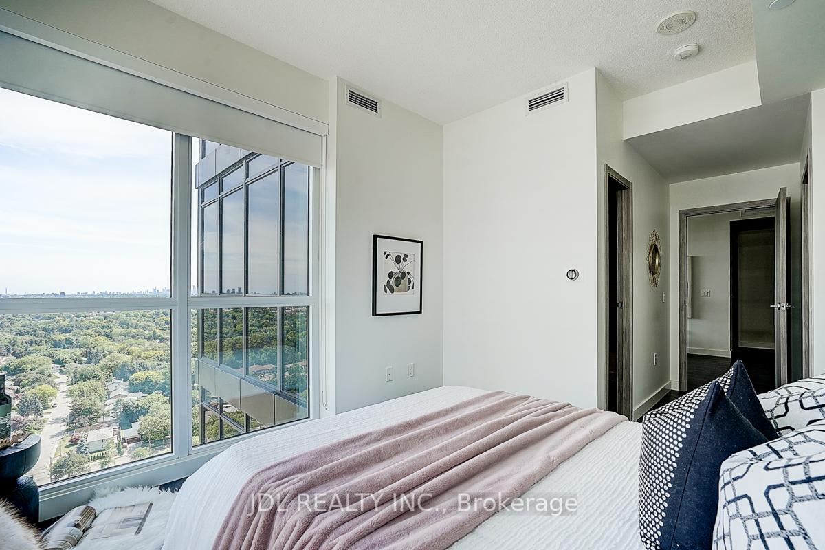 3 Bedrooms Condo at 95 Mcmahon, Toronto For sale