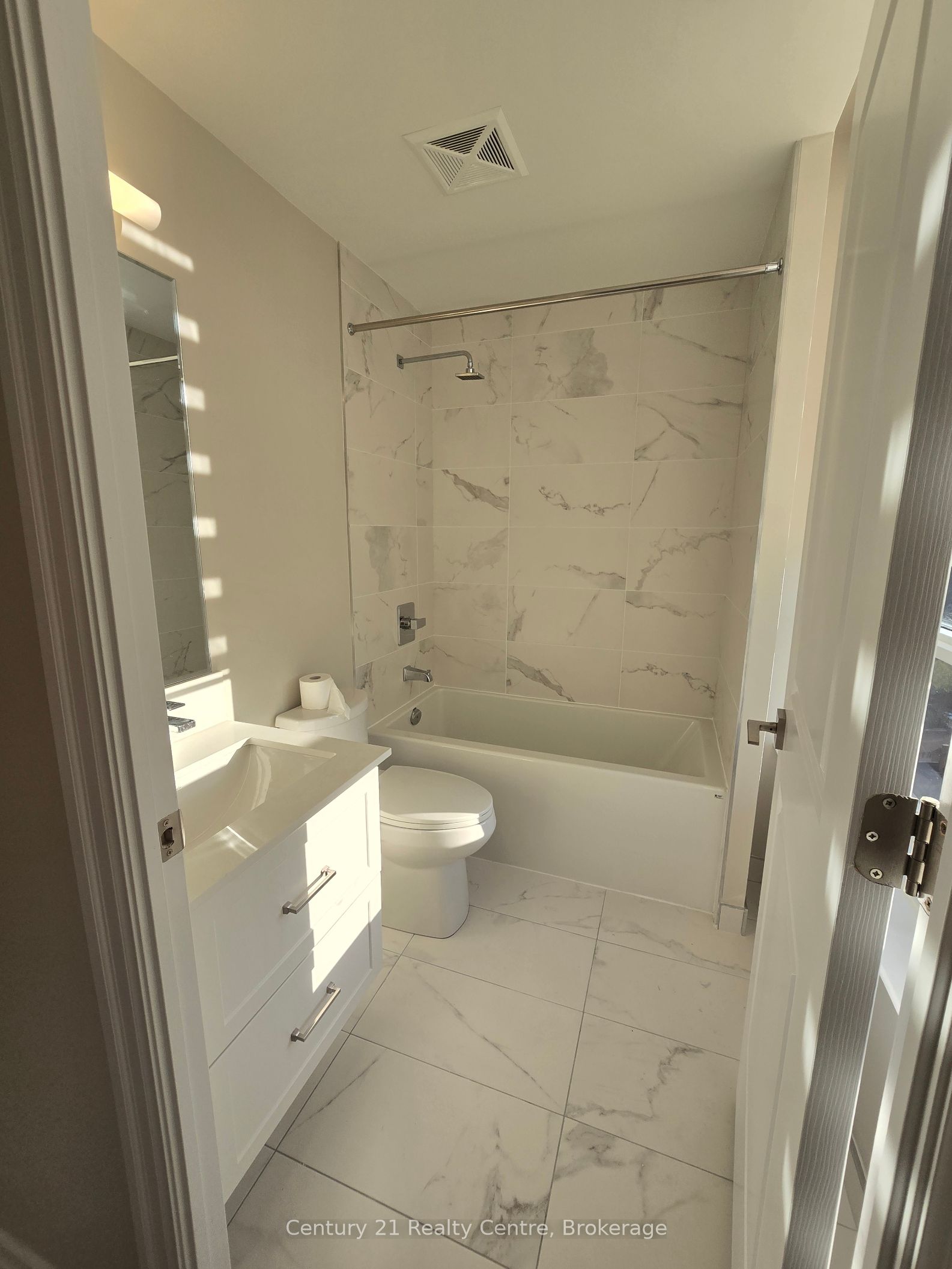 30 Elm Drive, #2002