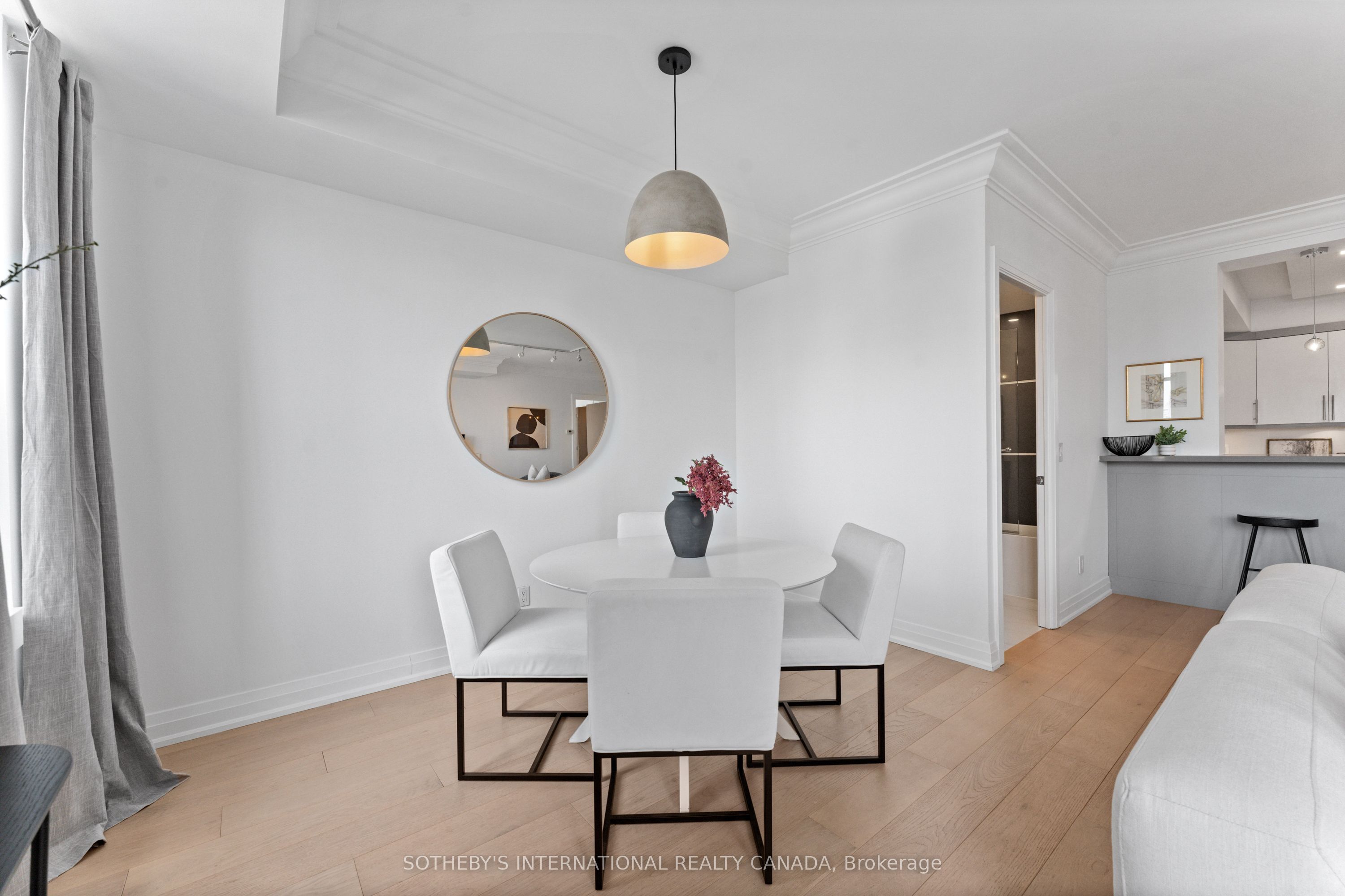 438 Richmond Street W, #1406