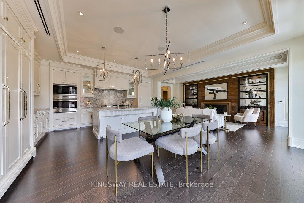 2 Bedrooms Condo at 300 Randall, Oakville For sale