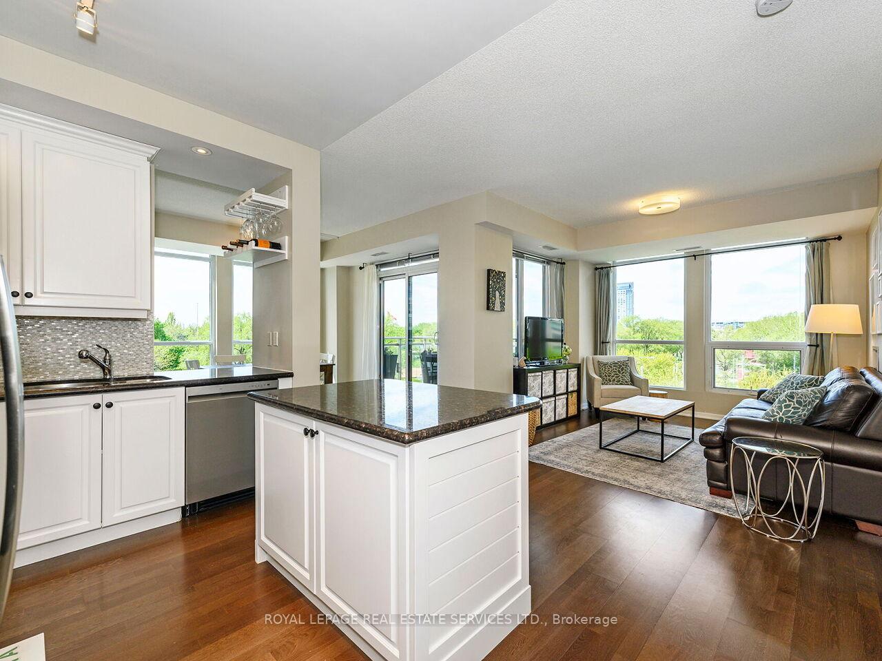 2 Bedrooms Condo at 628 Fleet, Toronto For sale