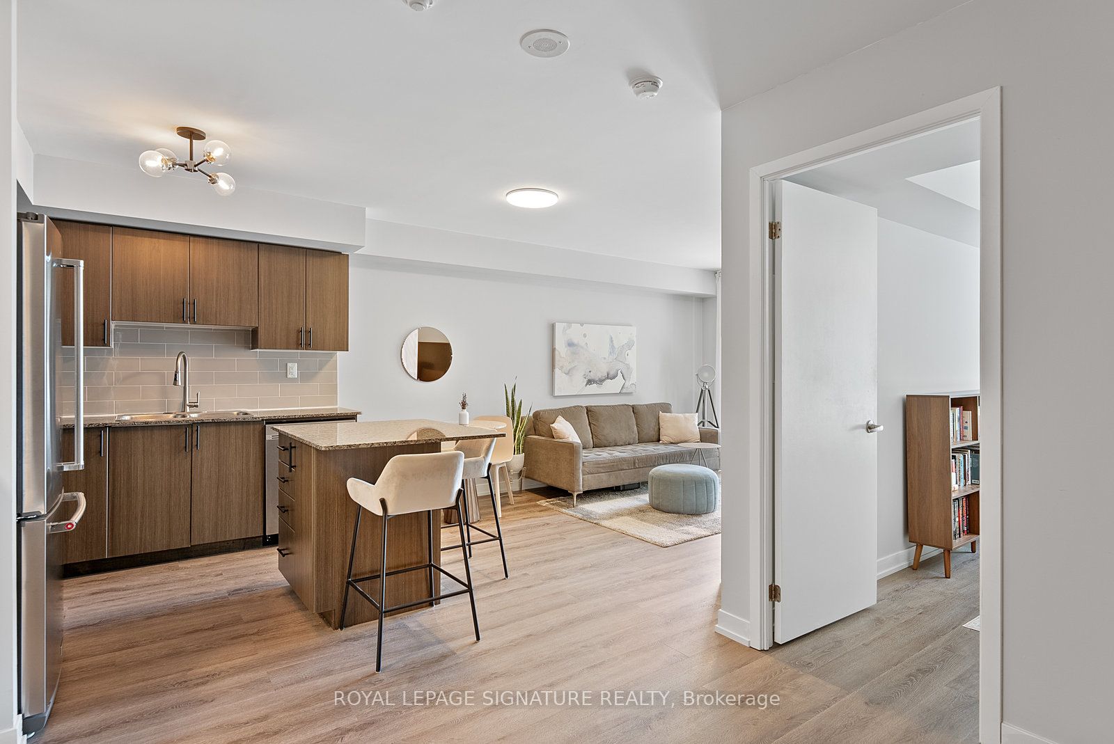 816 Lansdowne Avenue, #410
